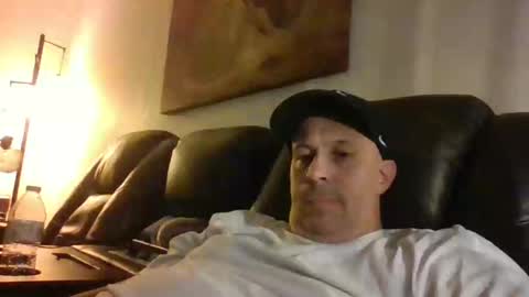 johnnycb7 online show from November 2025 06:51:02 PM