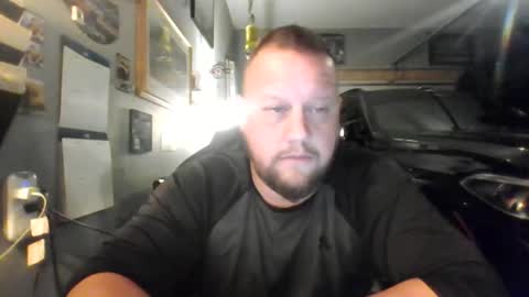 johnnydub3685 online show from November 2025 01:02:01 PM