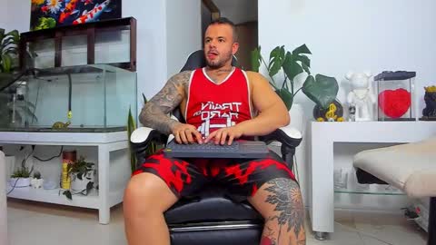 JOHNNY online show from November 2025 11:40:02 PM