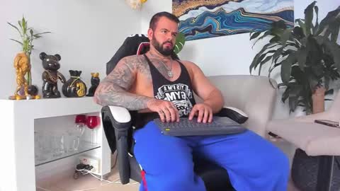 JOHNNY online show from February 2026 10:06:02 PM