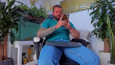 Snapshot of johnnygrayson_ chatting on April 2026 09:56:02 PM JOHNNY online show from April 2026 09:56:02 PM
