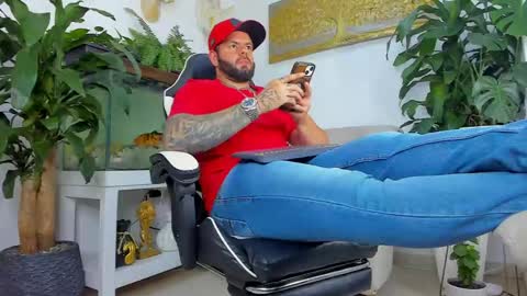 Snapshot of johnnygrayson_ chatting on May 2026 01:47:01 AM JOHNNY online show from May 2026 01:47:01 AM
