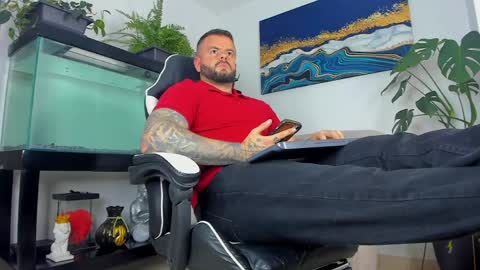 Snapshot of johnnygrayson_ chatting on May 2026 12:27:01 AM JOHNNY online show from May 2026 12:27:01 AM