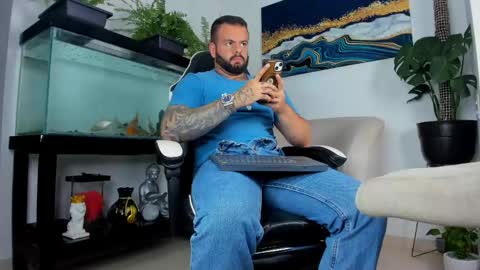 Snapshot of johnnygrayson_ chatting on May 2026 12:30:02 AM JOHNNY online show from May 2026 12:30:02 AM