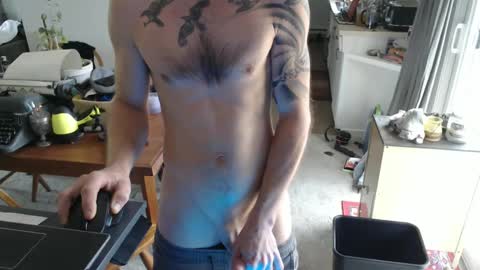 Snapshot of johnnytomcat chatting on October 2025 06:28:02 PM JohnnyTomcat online show from October 2025 06:28:02 PM