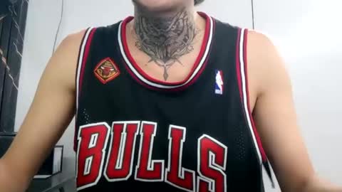 johnsonisaac94  online show from February 2025 01:22:01 AM