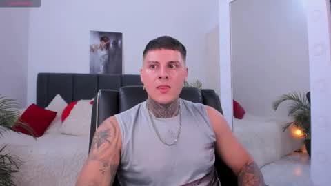 Snapshot of johny_multicum chatting on October 2025 06:46:02 PM Johny online show from October 2025 06:46:02 PM