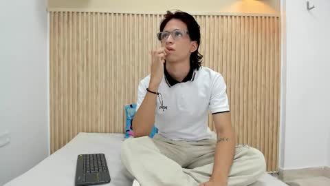 Snapshot of johss_shane chatting on November 2025 12:04:02 PM JOHSS online show from November 2025 12:04:02 PM