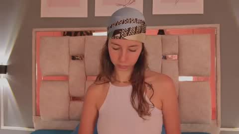 jolie_lov online show from September 2025 01:14:02 PM