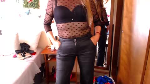 Snapshot of jolie_mature_ chatting on May 2026 07:41:01 PM Jolie Mature online show from May 2026 07:41:01 PM