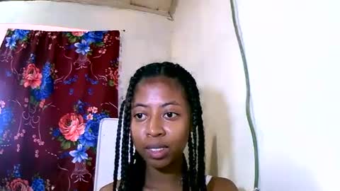 joliekah27 online show from January 2025 01:32:01 PM