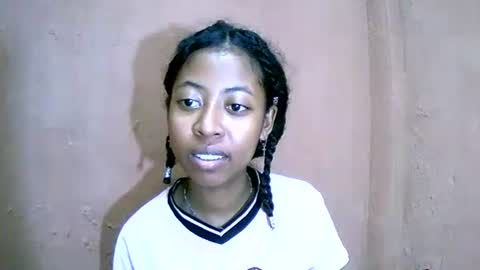 joliekah27 online show from January 2025 07:00:02 PM