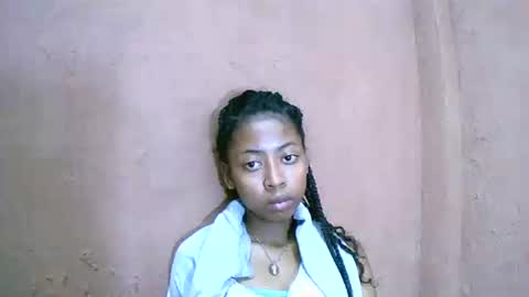 joliekah27 online show from February 2025 04:33:01 PM