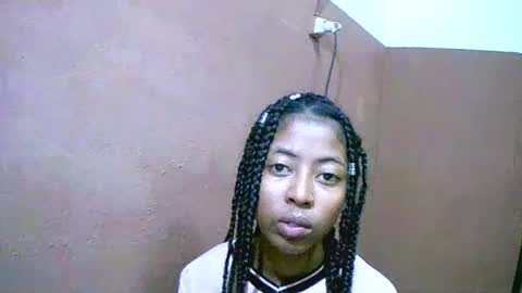 joliekah27 online show from February 2025 02:20:01 AM