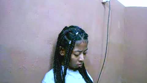 joliekah27 online show from February 2025 07:56:02 PM