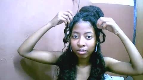 joliekah27 online show from March 2025 03:59:01 PM