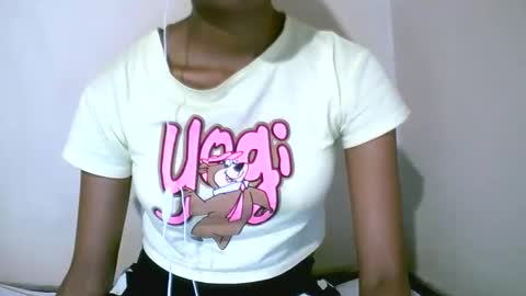 joliekah27 online show from April 2026 12:49:02 AM