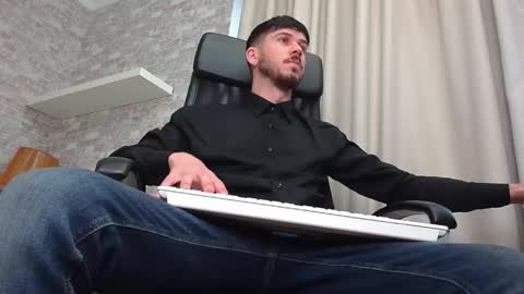 JonahShaw online show from November 2025 05:10:02 AM