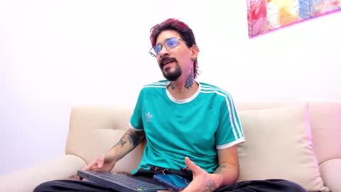 Snapshot of jonathan_sinn chatting on May 2026 03:47:01 AM jonathan_sinn online show from May 2026 03:47:01 AM