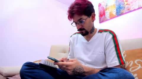 Snapshot of jonathan_sinn chatting on May 2026 04:21:02 AM jonathan_sinn online show from May 2026 04:21:02 AM