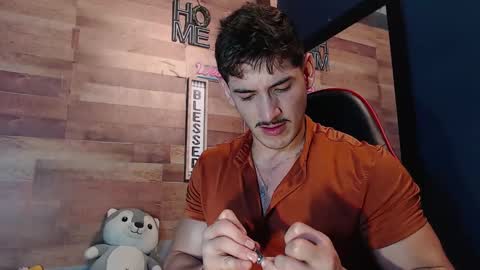 jonathancast08 online show from October 2025 01:34:01 PM