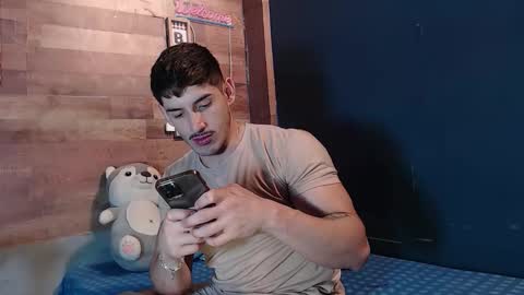 jonathancast08 online show from November 2025 09:06:01 PM