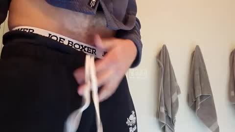 Snapshot of jonesy420xoo chatting on December 2024 01:04:02 AM jonesy420xoo online show from December 2024 01:04:02 AM