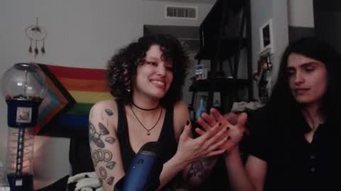 Snapshot of jonmessfan chatting on October 2025 06:37:02 AM jonmessfan online show from October 2025 06:37:02 AM