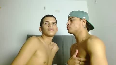 Snapshot of jose_and_daniel chatting on June 2026 11:25:01 PM JOSE AND DANIEL online show from June 2026 11:25:01 PM