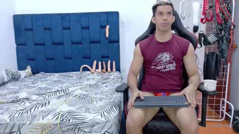 jose_rumbero91 online show from November 2025 12:17:01 PM