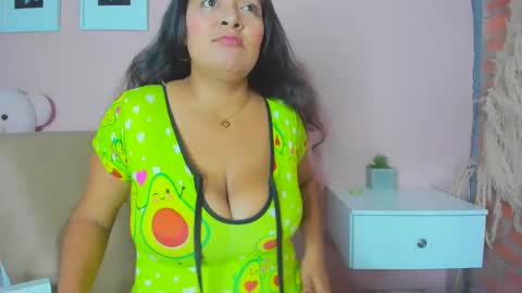 Snapshot of josephinesmiths chatting on December 2024 07:55:01 PM josephinesmiths online show from December 2024 07:55:01 PM