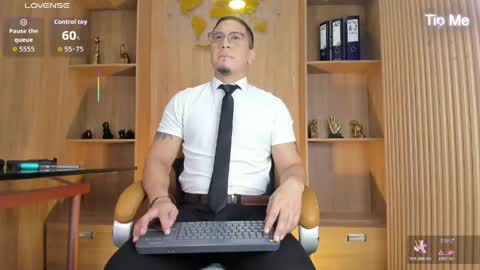 joshmiller___ online show from May 2026 04:33:02 PM