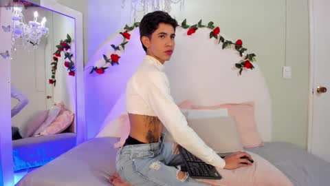 Joshua Sanz  online show from October 2025 03:48:01 AM