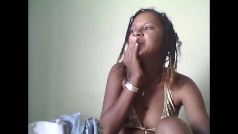 josiane online show from November 2025 04:33:02 AM