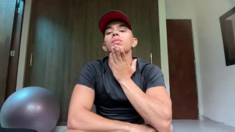 Im Jouliano online show from November 2025 08:34:02 PM