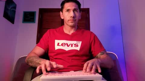 Snapshot of joy_lopezfit chatting on February 2026 12:05:02 PM JOYLOPEZFIT online show from February 2026 12:05:02 PM