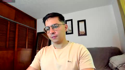 Snapshot of jriizh chatting on May 2026 03:18:02 PM Cristian- tellme Criis online show from May 2026 03:18:02 PM