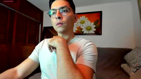 Snapshot of jriizh chatting on May 2026 03:35:01 AM Cristian- tellme Criis online show from May 2026 03:35:01 AM
