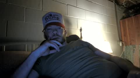 Snapshot of jryan90 chatting on April 2026 04:43:02 AM Jim online show from April 2026 04:43:02 AM