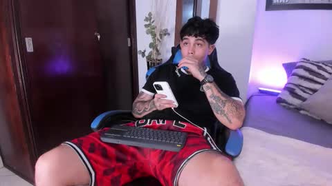 juan_alvarez18 online show from September 2025 03:28:02 AM