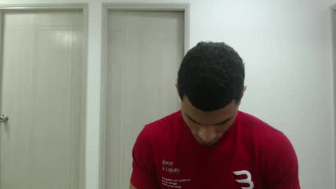 juan_gomez_1 online show from February 2025 11:14:02 AM