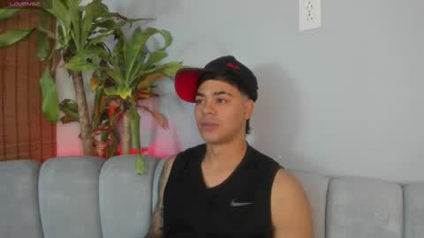 juan_lopez00 online show from February 2026 07:35:01 PM