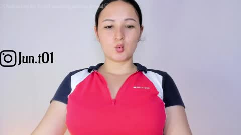 Snapshot of juanita_thorne chatting on May 2026 02:17:01 AM online show from May 2026 02:17:01 AM