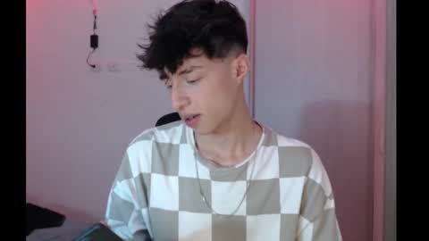 Snapshot of juanmres chatting on November 2025 11:48:02 PM juanmres online show from November 2025 11:48:02 PM