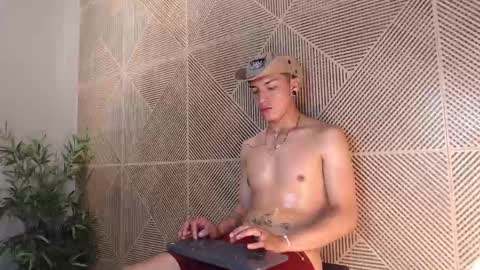 Snapshot of juanse_colling chatting on February 2026 09:38:02 PM Juanse Colling online show from February 2026 09:38:02 PM