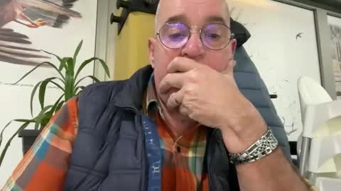 Snapshot of juantricker chatting on December 2025 10:35:01 AM Juan online show from December 2025 10:35:01 AM