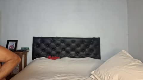 Snapshot of juanyroo chatting on March 2025 02:50:01 AM juanyroo online show from March 2025 02:50:01 AM