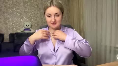 JudeValenti online show from October 2025 05:01:01 PM