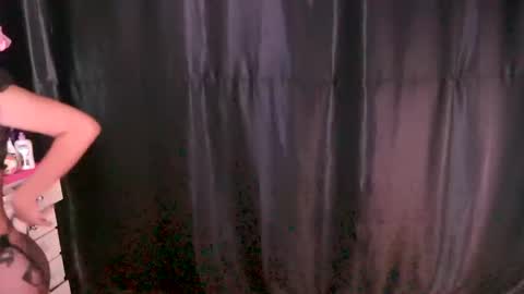 Sisi online show from October 2025 02:04:02 AM