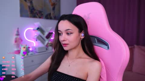 Angelina online show from October 2025 11:10:01 AM